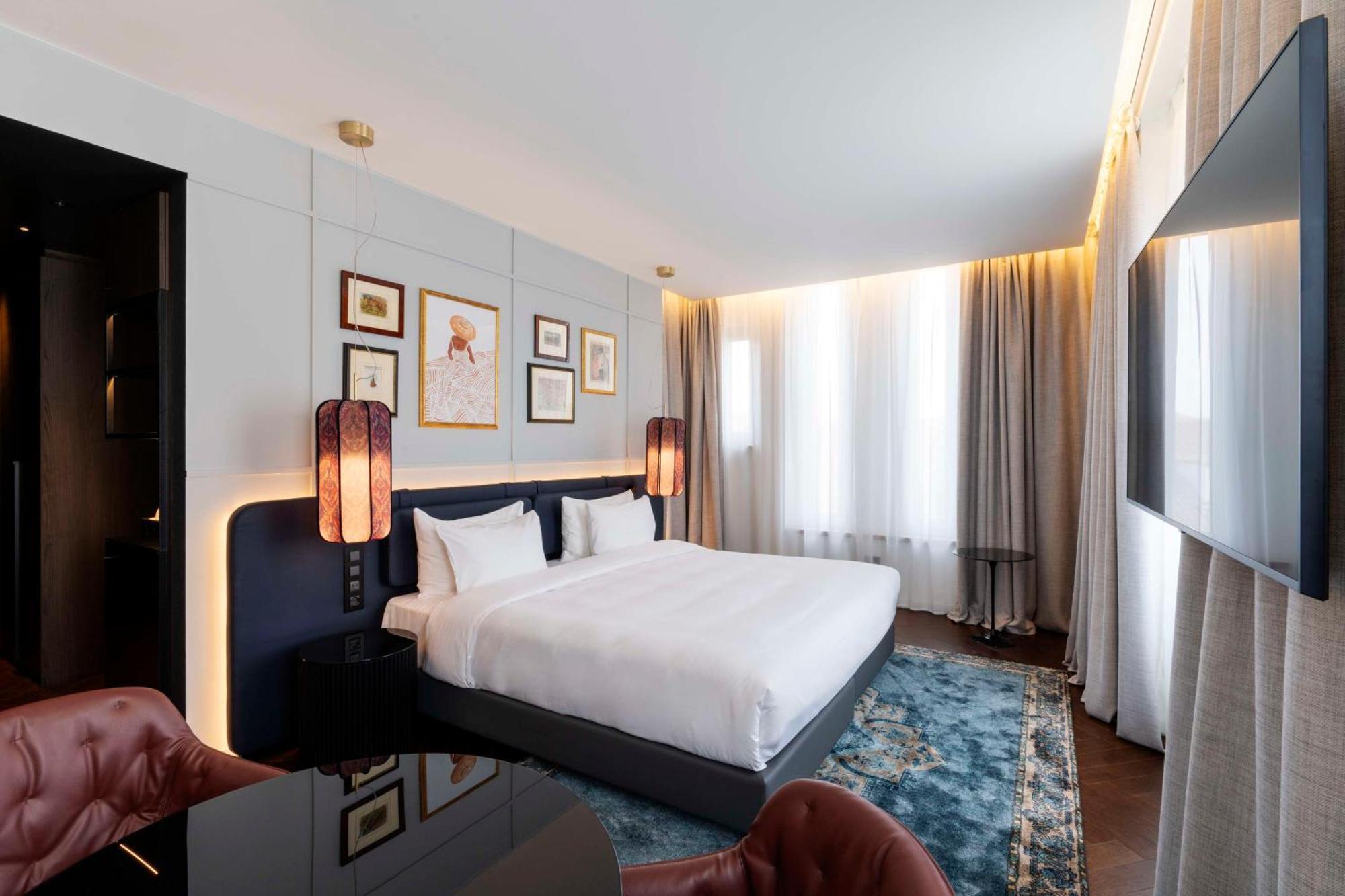 Radisson Collection Hotel, Santa Sofia Milano Ngoại thất bức ảnh A bedroom at the hotel